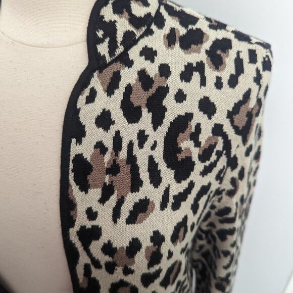 Chico's Black Tan Leopard Convertible Cardigan 1 = 8 Medium TWO LENGTHS Zipper - Picture 6 of 9